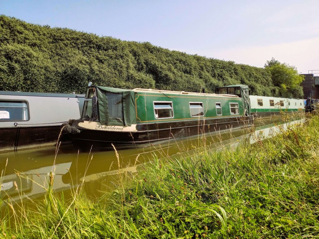 Stern Radiator Bewildered - 35' Cruiser stern narrowboat built in 2000 by Liverpool Boats